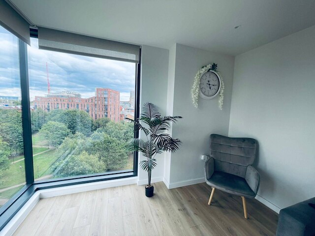 City Sky View Centre Luxe Apartment - 2 Bedrooms