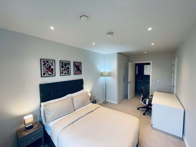 City Sky View Centre Luxe Apartment - 2 Bedrooms