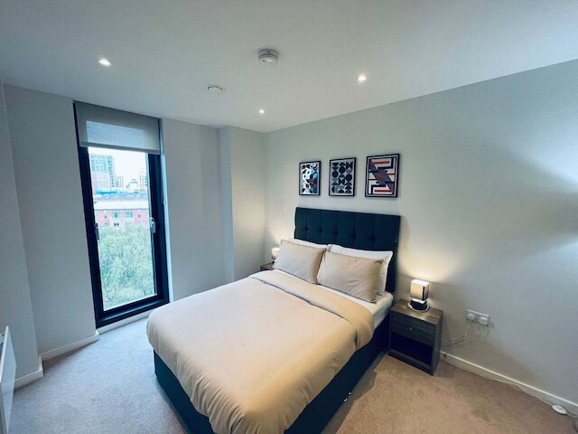 City Sky View Centre Luxe Apartment - 2 Bedrooms