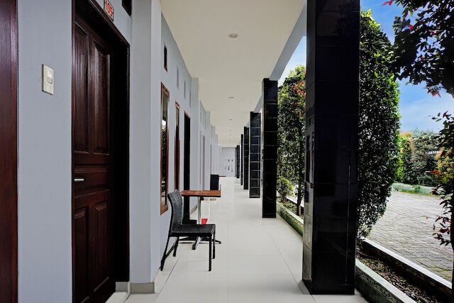 OYO 94785 ダイアナ ホームステイ シャリア