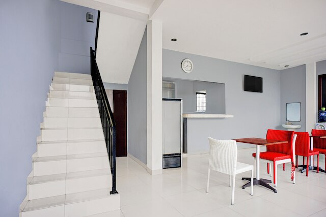 OYO 94785 ダイアナ ホームステイ シャリア