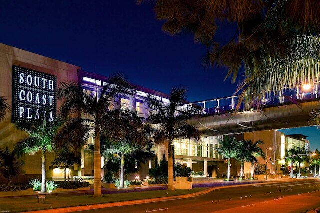 Modern Oasis 10 Min From Disneyland With Pool GYM