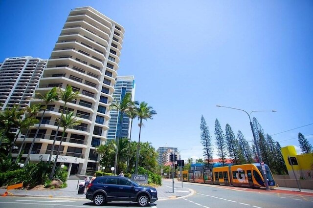 Stylish 3BRM Haven in Surfers Paradise