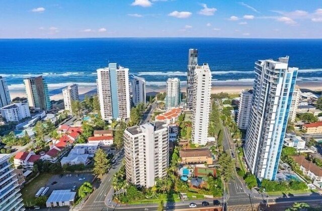 Stylish 3BRM Haven in Surfers Paradise