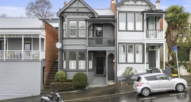 ヴィラ オン ラトレイ