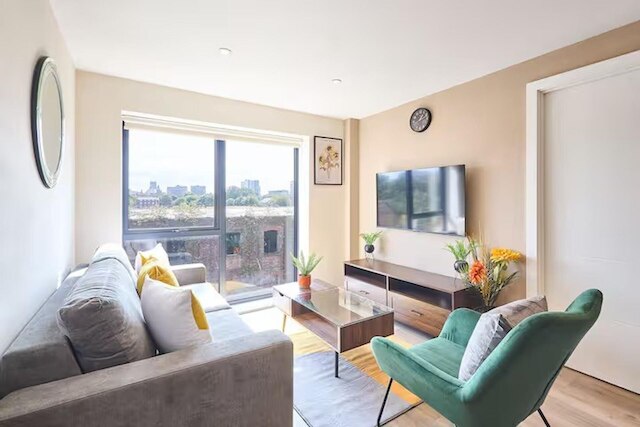 ニア クリスマスマーケット & スタジアム - パーキング - WiFi - スリープス 6