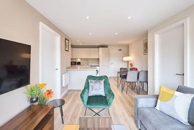 ニア クリスマスマーケット & スタジアム - パーキング - WiFi - スリープス 6