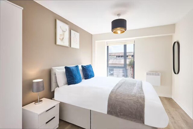 ニア クリスマスマーケット & スタジアム - パーキング - WiFi - スリープス 6