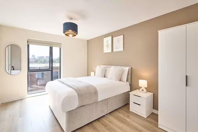 ニア クリスマスマーケット & スタジアム - パーキング - WiFi - スリープス 6