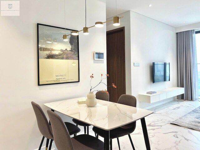 Metropole Sovereign Waterside Retreat