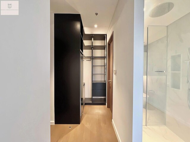 Metropole Sovereign Waterside Retreat