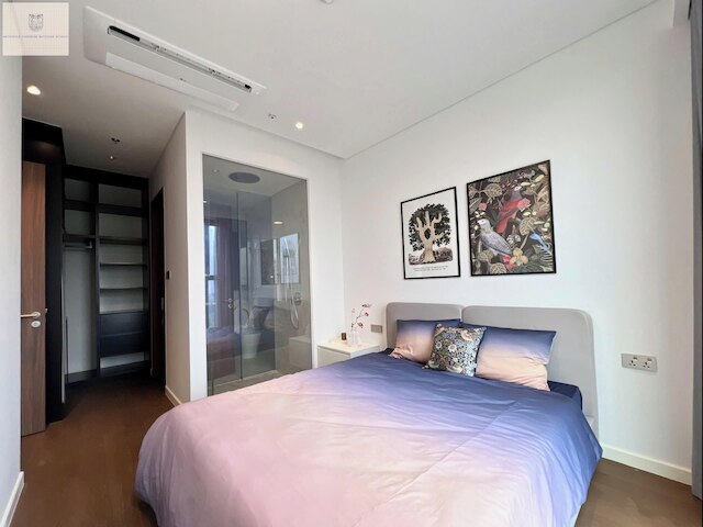 Metropole Sovereign Waterside Retreat