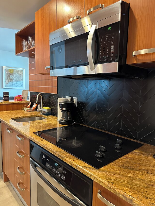 AKA ブリッケル 31th フリー パーキング by パレルモ ホーム