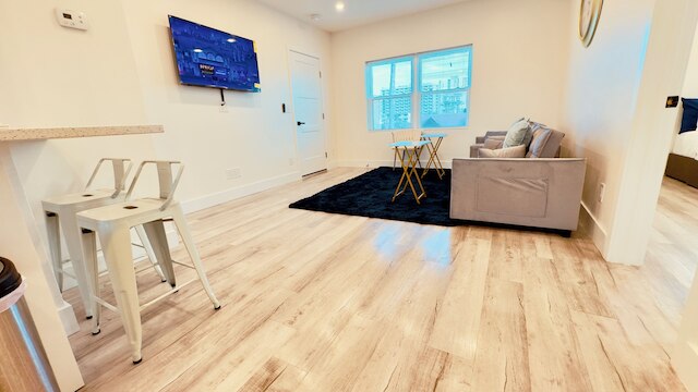 ブルー ウェーブ 2 ミニット ウォーク トゥ ビーチ