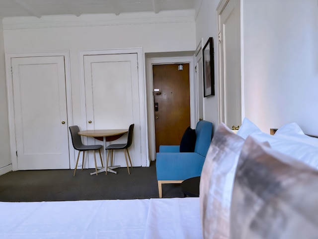 Vintage Studio in Gold Coast - SP 1205