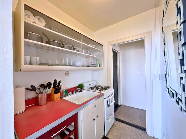 1BR Gold Coast Vintage Gem - SP 1700