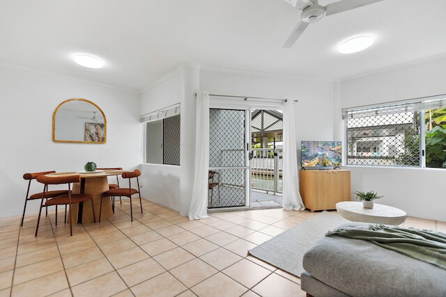 Cairns Tropical Bliss Swim In - Out Apt