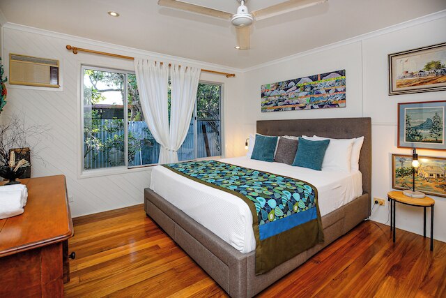 Steps to Sand Machans Beach