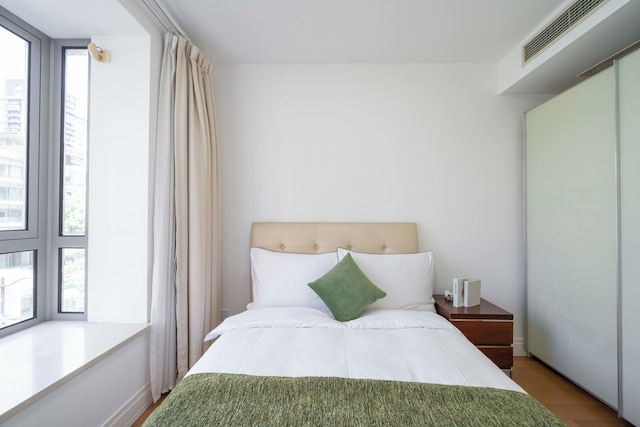 Tyms Stylish 3BR 2BA Apt Xujiahui Metro