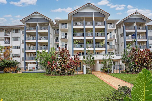 Tropical Comfort Pool and Esplanade View