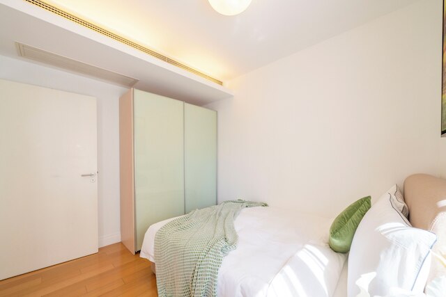 Tyms Luxury 2BR 1BA Apt Xujiahui Shops