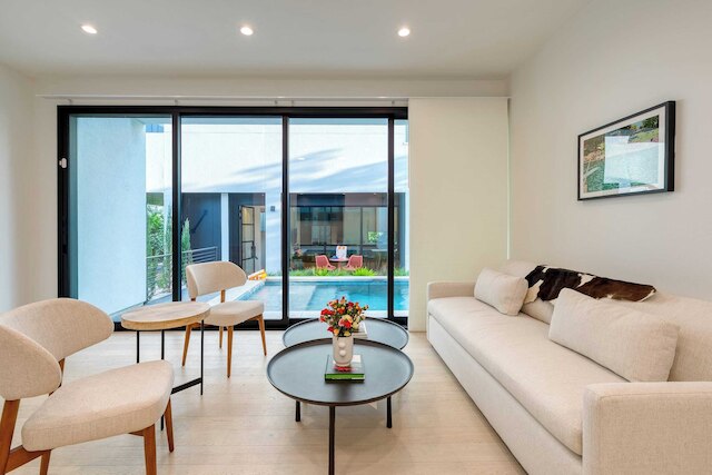 Modern East Austin Home w/ Pool, Near Downtown & Lady Bird Lake Casa 1803 by Avantstay