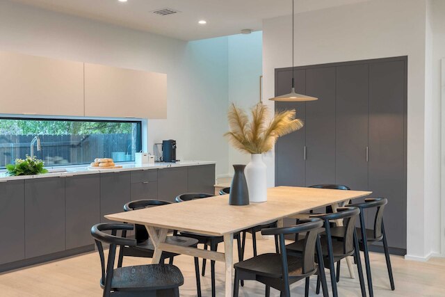 Modern East Austin Home w/ Pool, Near Downtown & Lady Bird Lake Casa 1803 by Avantstay