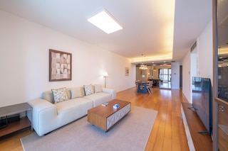 Tyms Elegant 2BR 1BA Apt Walk to Malls