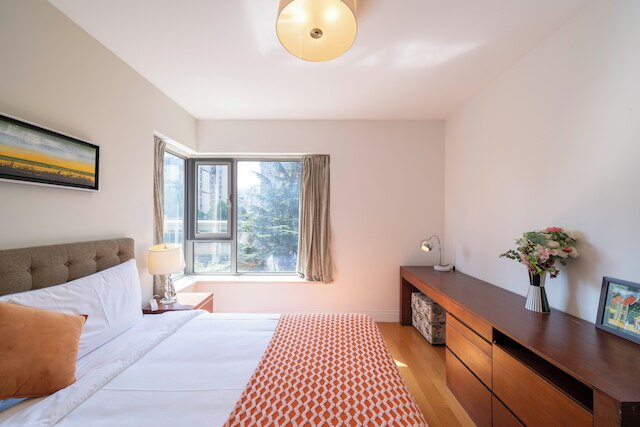 Tyms Cozy 2BR 1BA Apt Near Metro