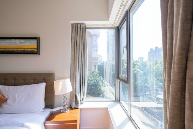 Tyms Cozy 2BR 1BA Apt Near Metro