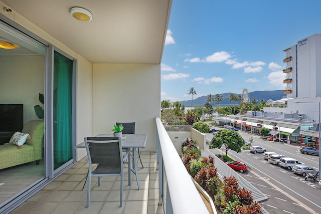 Apartment in the City with Pool and BBQ