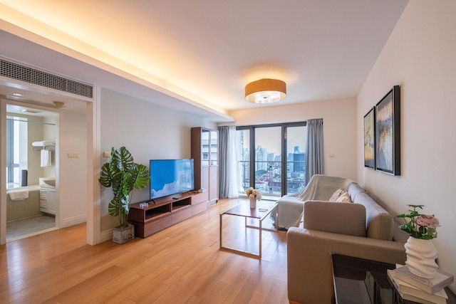 Tyms Spacious 2BR 1BA Apt Xuhui Metro