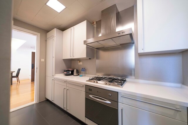 Tyms 1BR 1BA Apt Xujiahui Metro