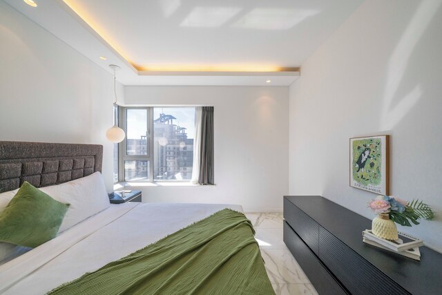 Tyms 2BR 1BA Apt Xujiahui Metro
