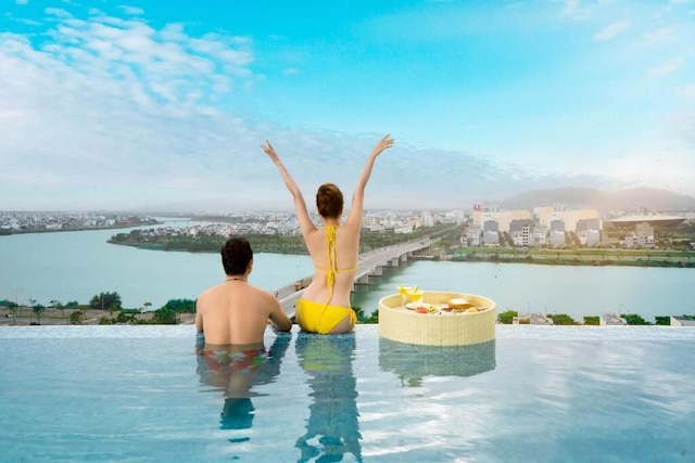 RHM Luxury Hotel and Suite