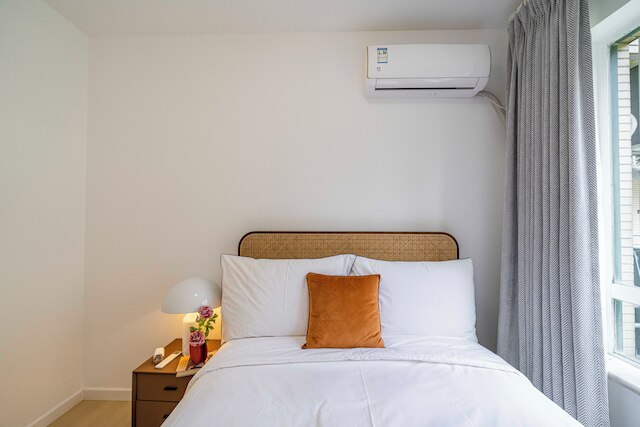 Tyms Bright 2BR 1BA Apt Xuhui Center