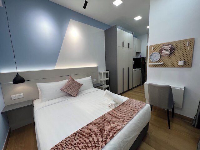 ザ コロニー バイ インフィニタム フリクセス