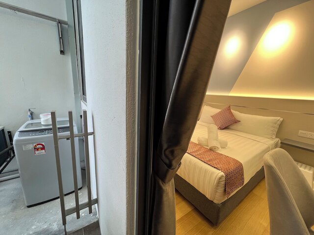 ザ コロニー バイ インフィニタム フリクセス