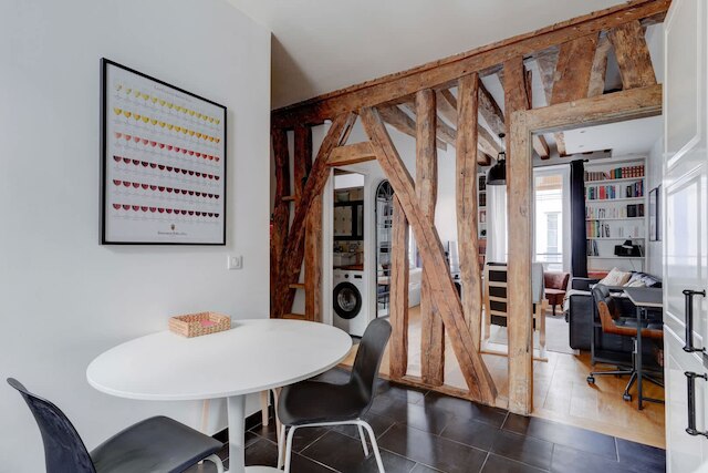 アトス I スタイリッシュ 1ベッドルーム ホーム オン ザ リヴ ゴーシュ