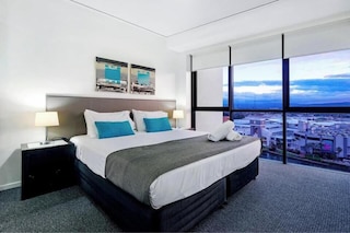 3BRM Broadbeach Skyline Nook