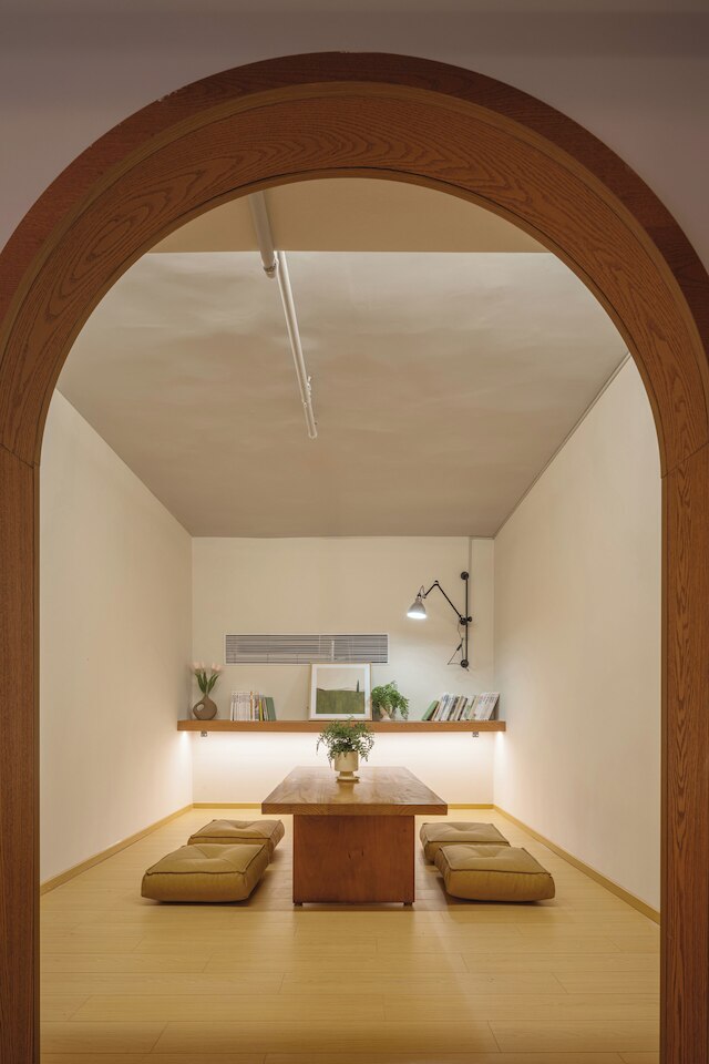 Captain No. 5 Youth Hotel