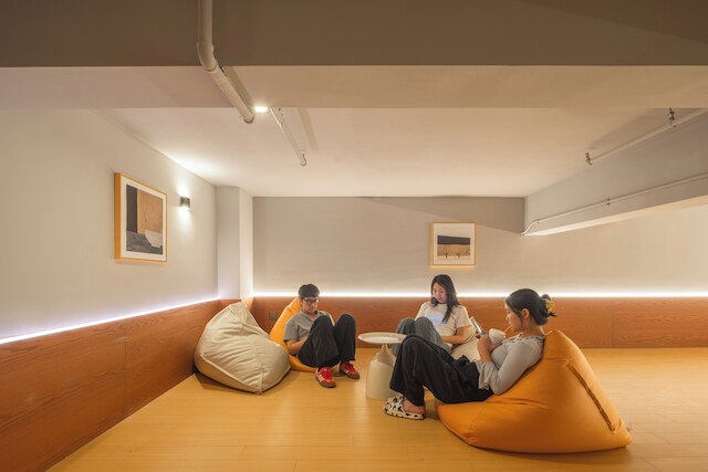 Captain No. 5 Youth Hotel