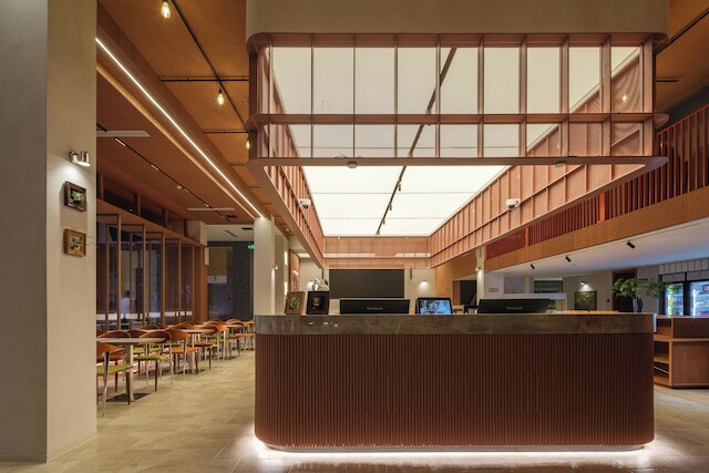 Captain No. 5 Youth Hotel