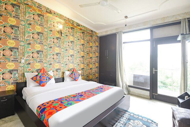 ファブホテル チョードリー パレス