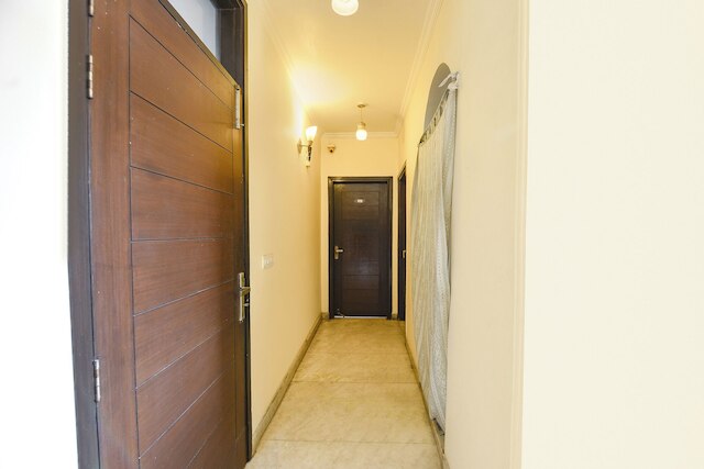 ファブホテル チョードリー パレス