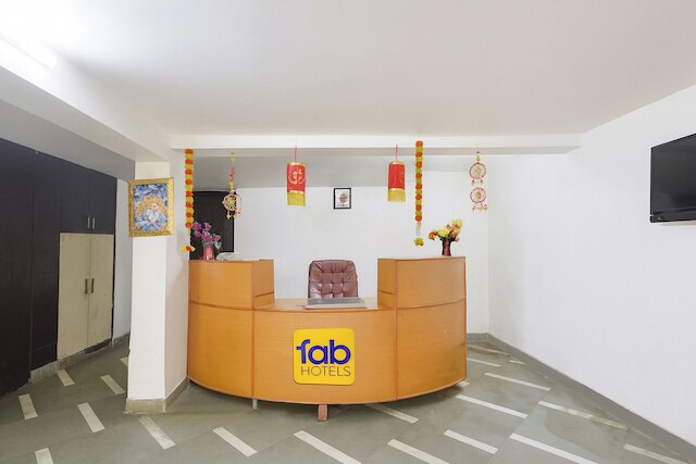 ファブホテル チョードリー パレス