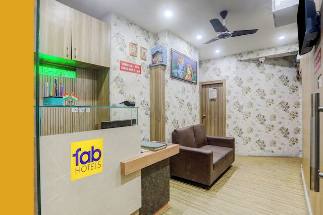 Fabhotel Royal Rose Residency