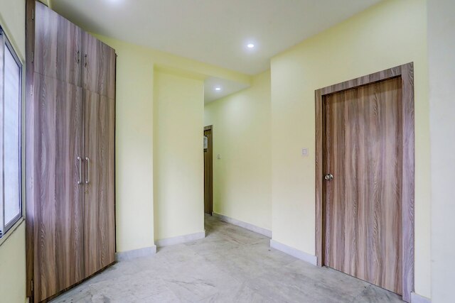 Fabhotel Royal Rose Residency