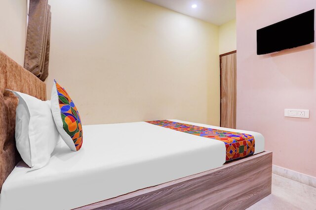 Fabhotel Royal Rose Residency