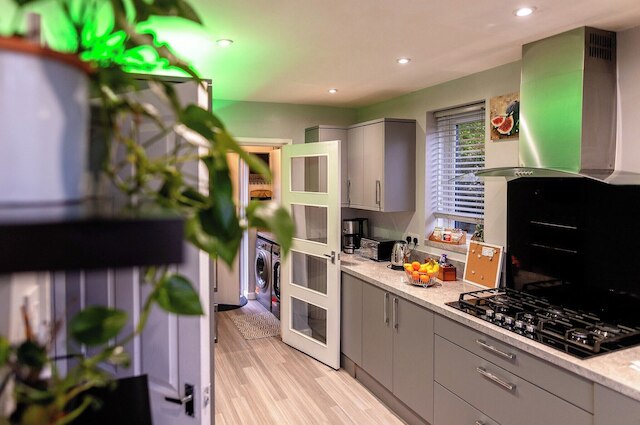 スリープス 5 - フリー パーキング - ニア エアポート & シティ